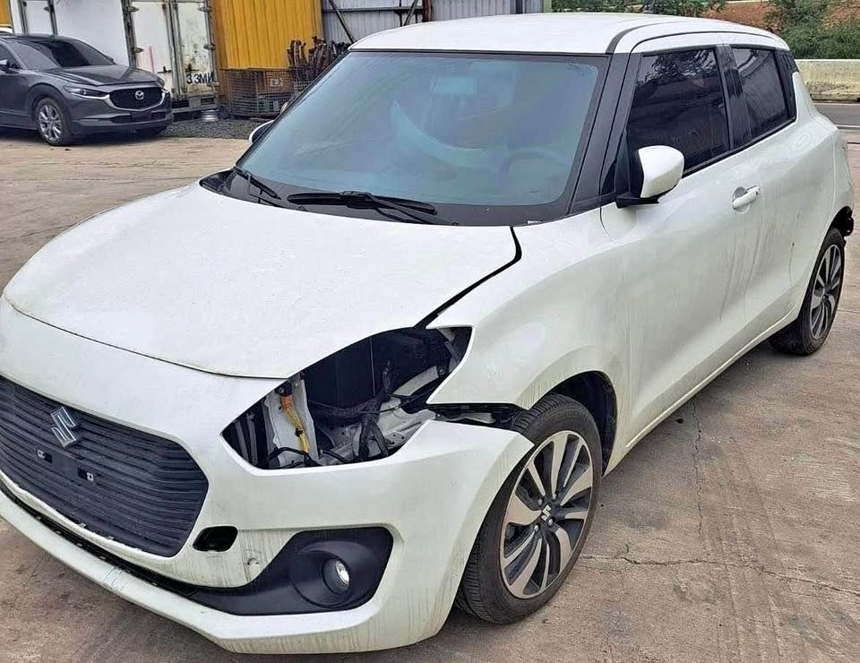 Suzuki Swift 1.0 整車拆賣 二手零件照片 - Orange Garage