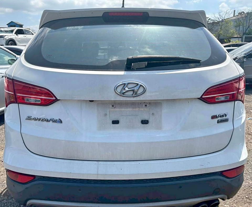 Hyundai Santa Fe eVGT 整車拆賣 二手零件照片 - Orange Garage
