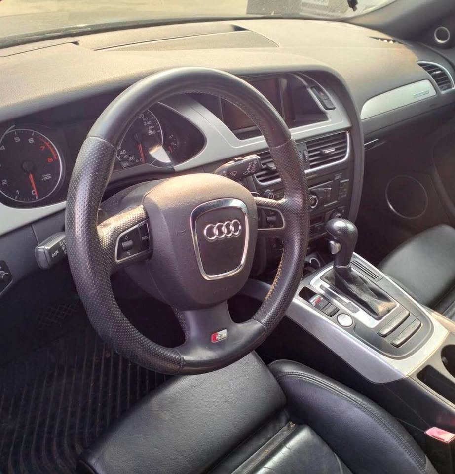 Audi A4 2.0 TFSI quattro S line 整車拆賣 二手零件照片 - Orange Garage
