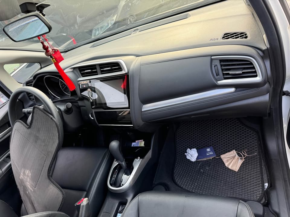 Honda Fit 1.5 整車拆賣 二手零件照片 - Orange Garage