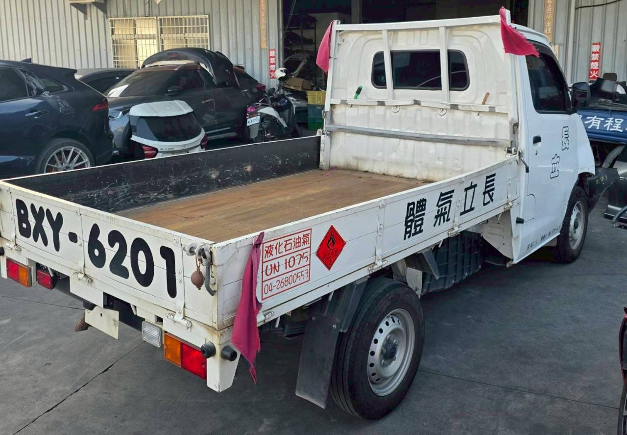 Toyota Town Ace 貨車版 整車拆賣 二手零件照片 - Orange Garage