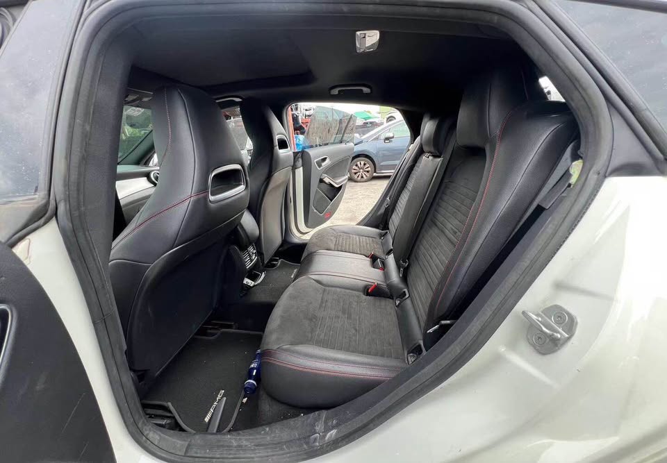 Mercedes-Benz CLA CLA 200 整車拆賣 二手零件照片 - Orange Garage