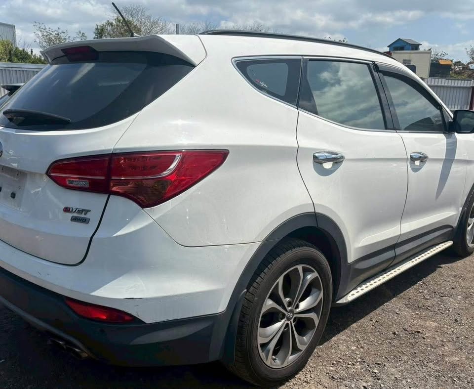 Hyundai Santa Fe eVGT 整車拆賣 二手零件照片 - Orange Garage