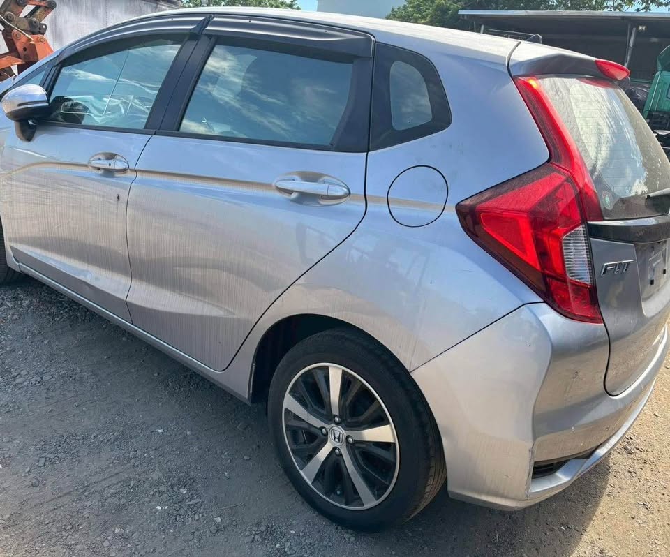 Honda Fit 1.5 整車拆賣 二手零件照片 - Orange Garage