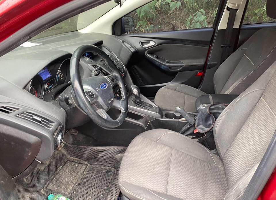 Ford Focus 2.0 整車拆賣 二手零件照片 - Orange Garage