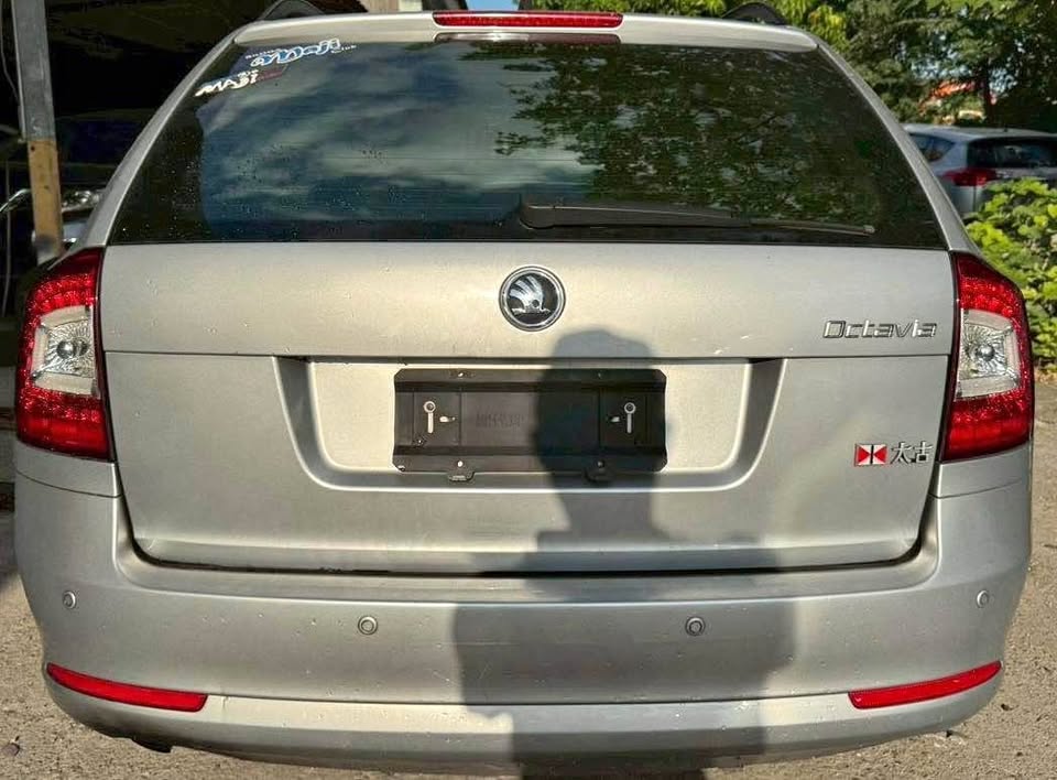 Škoda Octavia Combi 1.6 整車拆賣 二手零件照片 - Orange Garage