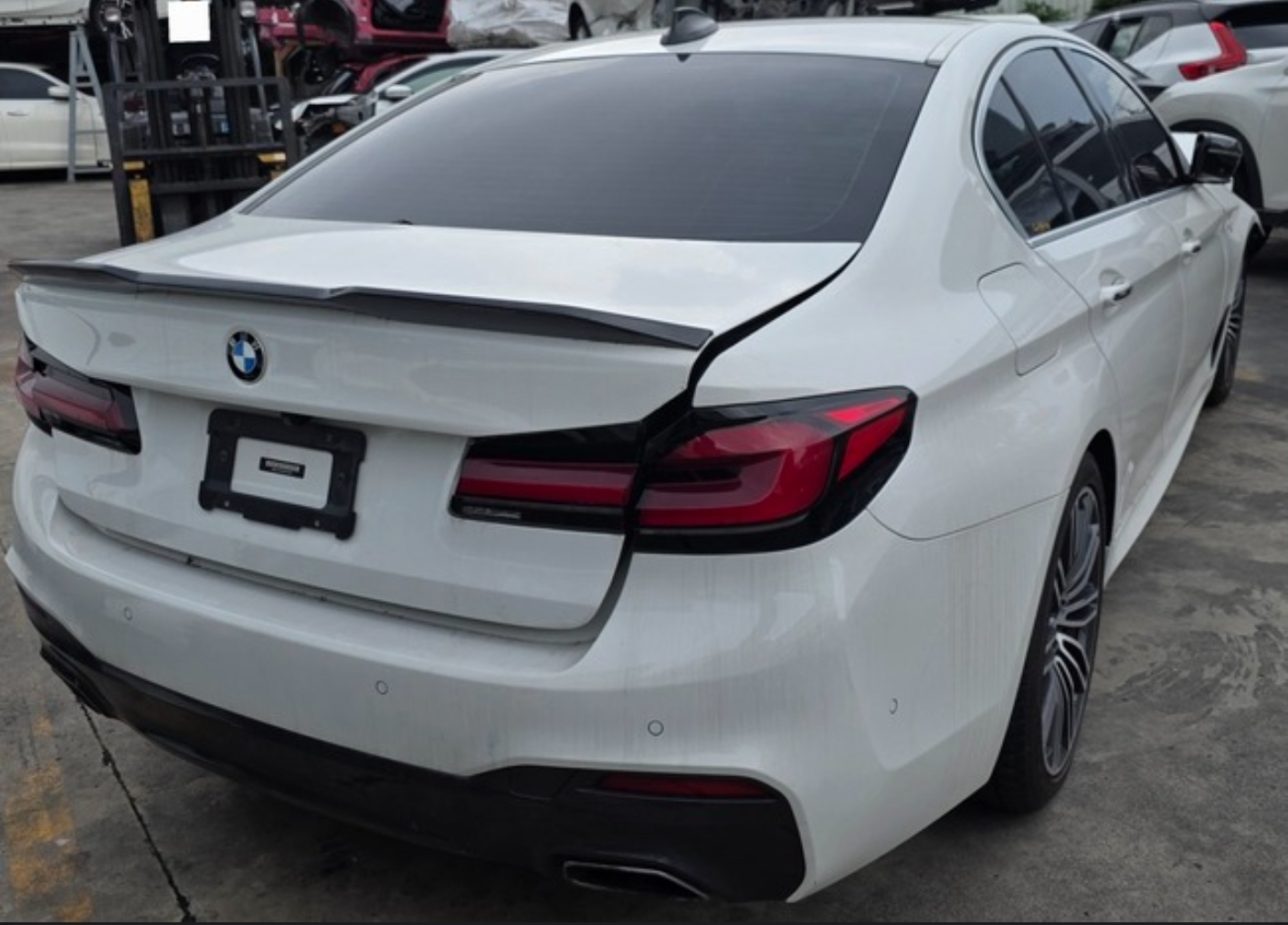 BMW 5 Series 540i 整車拆賣 二手零件照片 - Orange Garage