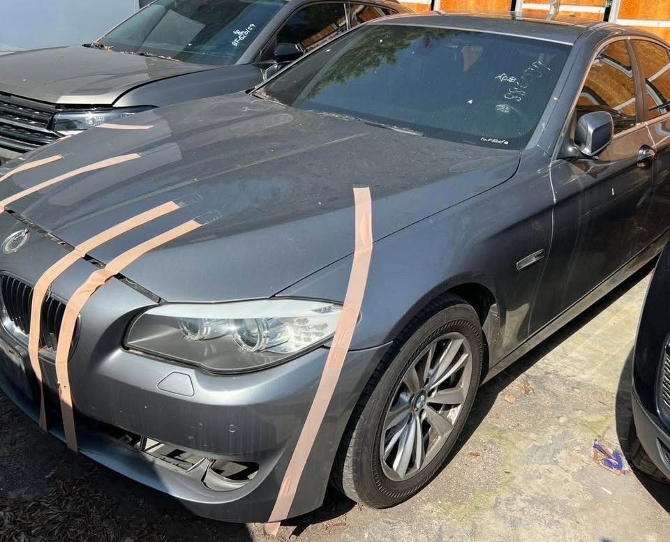 BMW 5 Series 520i 整車拆賣 二手零件照片 - Orange Garage