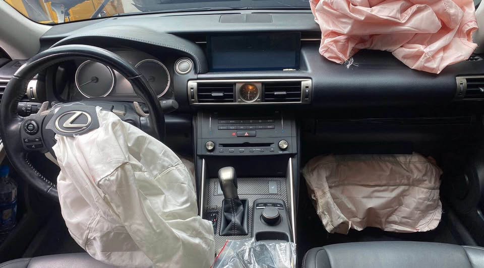Lexus IS200 IS 200t 整車拆賣 二手零件照片 - Orange Garage