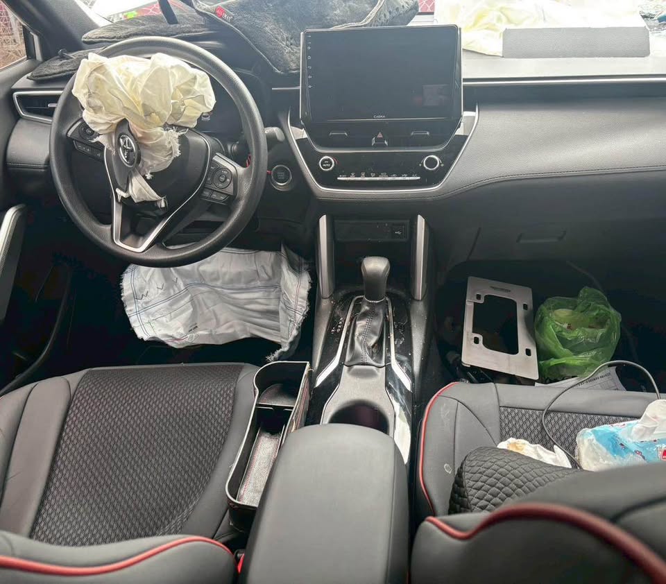 Toyota Corolla Cross 1.8 整車拆賣 二手零件照片 - Orange Garage