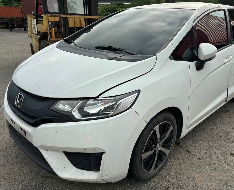 Honda Fit 1.5 整車拆賣 二手零件照片 - Orange Garage