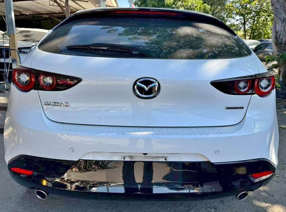 Mazda 3 2.0 整車拆賣 二手零件照片 - Orange Garage