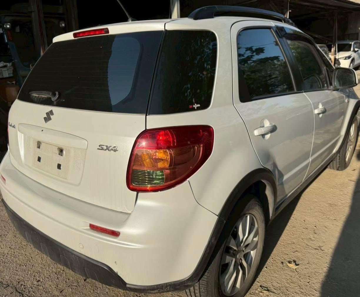 Suzuki SX4 2.0 J20A 整車拆賣 二手零件照片 - Orange Garage