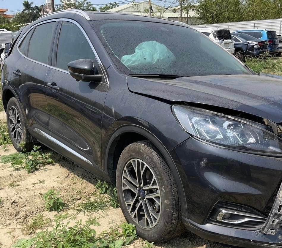 Ford Kuga 1.5 整車拆賣 二手零件照片 - Orange Garage