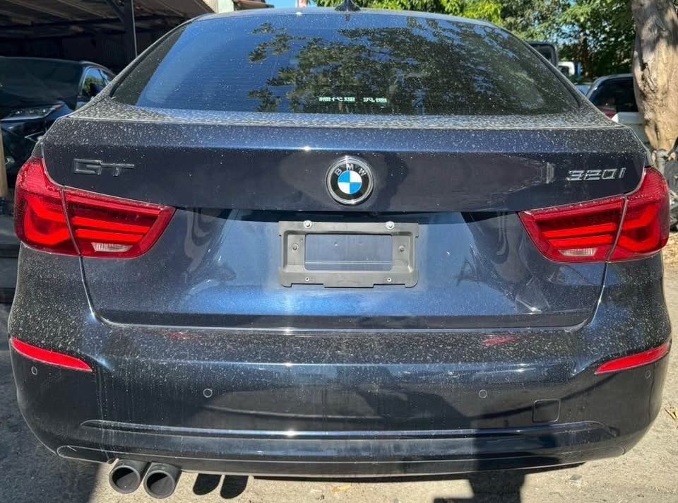 BMW 3 Series 320i 整車拆賣 二手零件照片 - Orange Garage