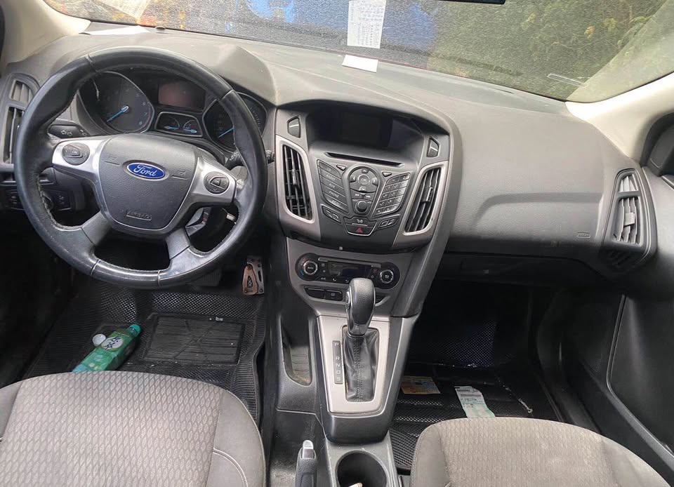 Ford Focus 2.0 整車拆賣 二手零件照片 - Orange Garage