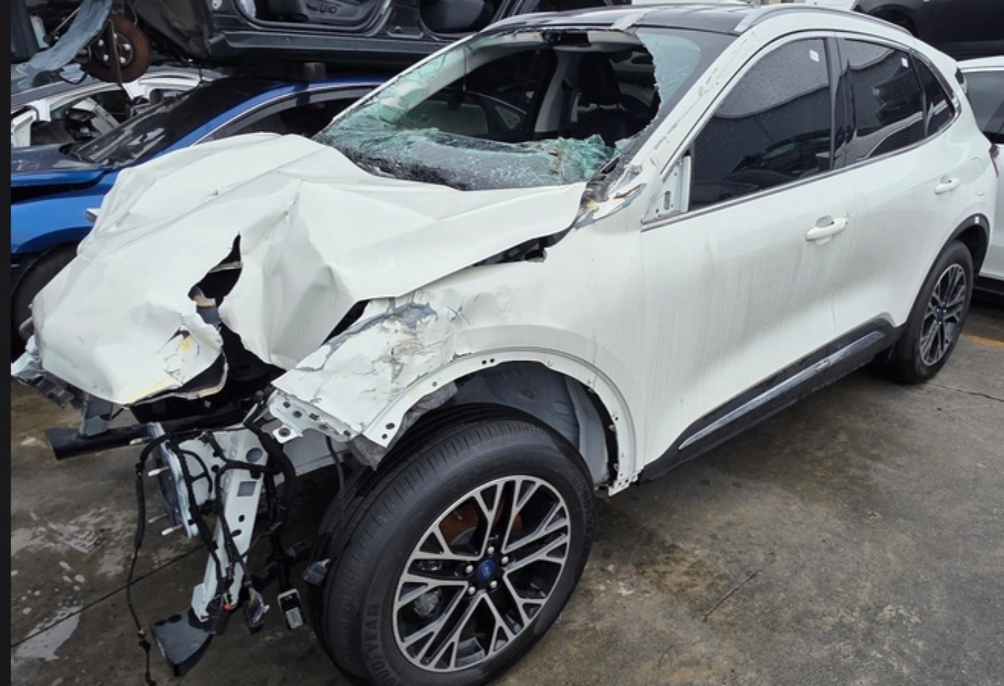 Ford Kuga EcoBoost 180 整車拆賣 二手零件照片 - Orange Garage
