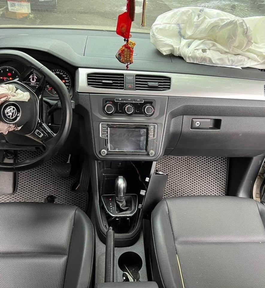 Volkswagen Caddy 四代 整車拆賣 二手零件照片 - Orange Garage