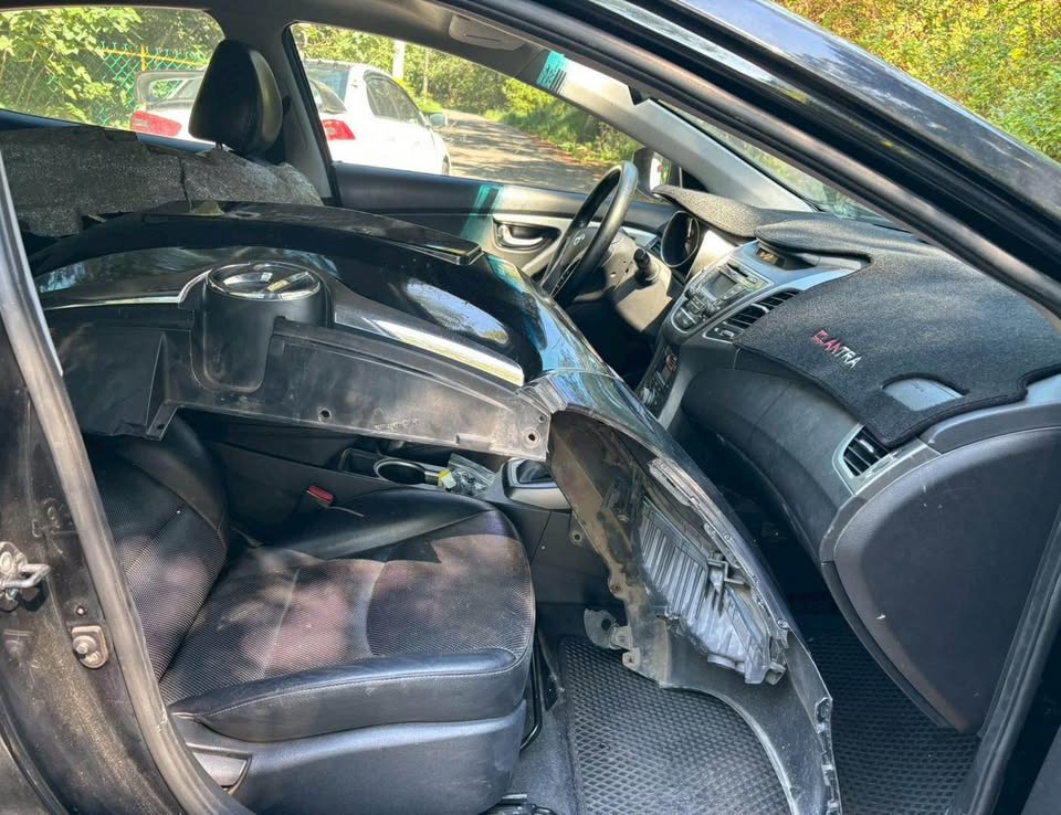 Hyundai Elantra Hyundai 1.8 整車拆賣 二手零件照片 - Orange Garage