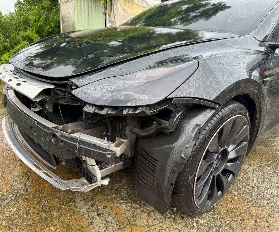 Tesla Model Y Performance 整車拆賣 二手零件照片 - Orange Garage