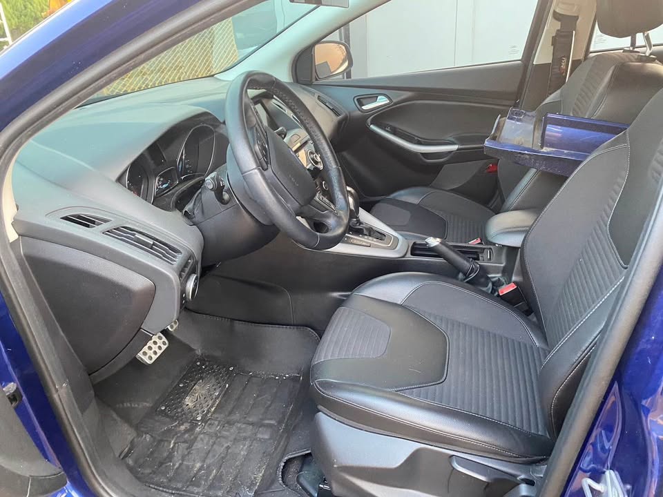 Ford Focus 1.5 整車拆賣 二手零件照片 - Orange Garage