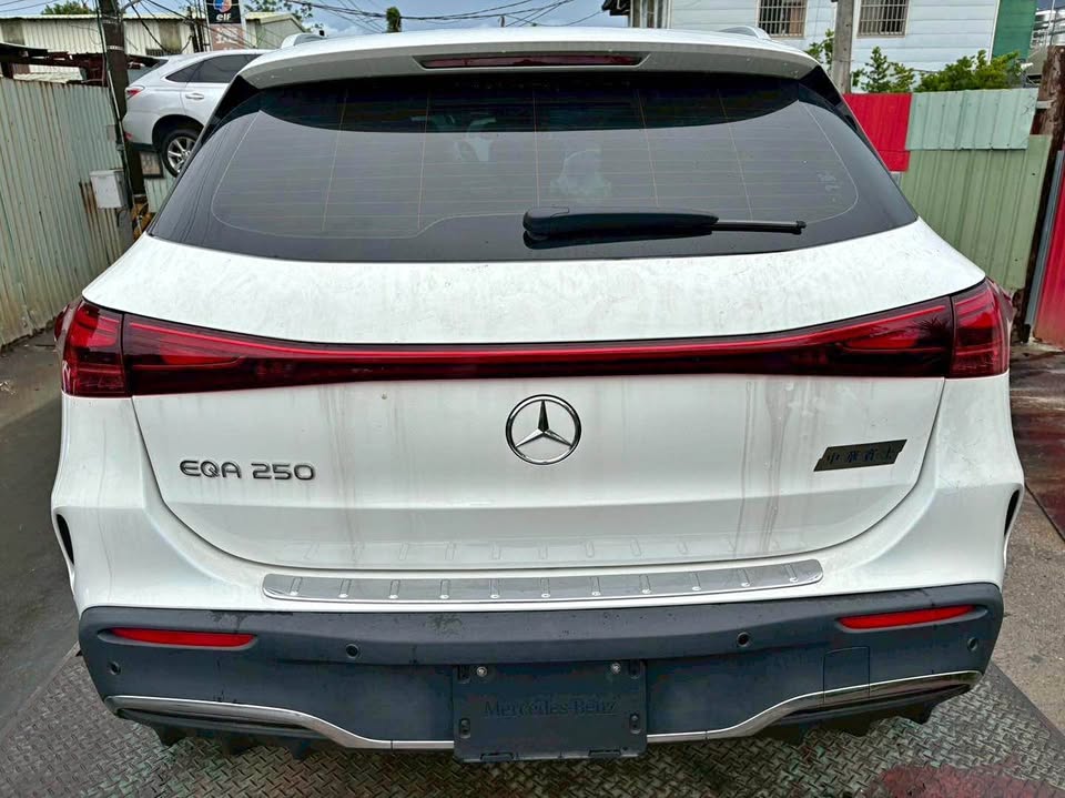 Mercedes-Benz EQA 250 整車拆賣 二手零件照片 - Orange Garage