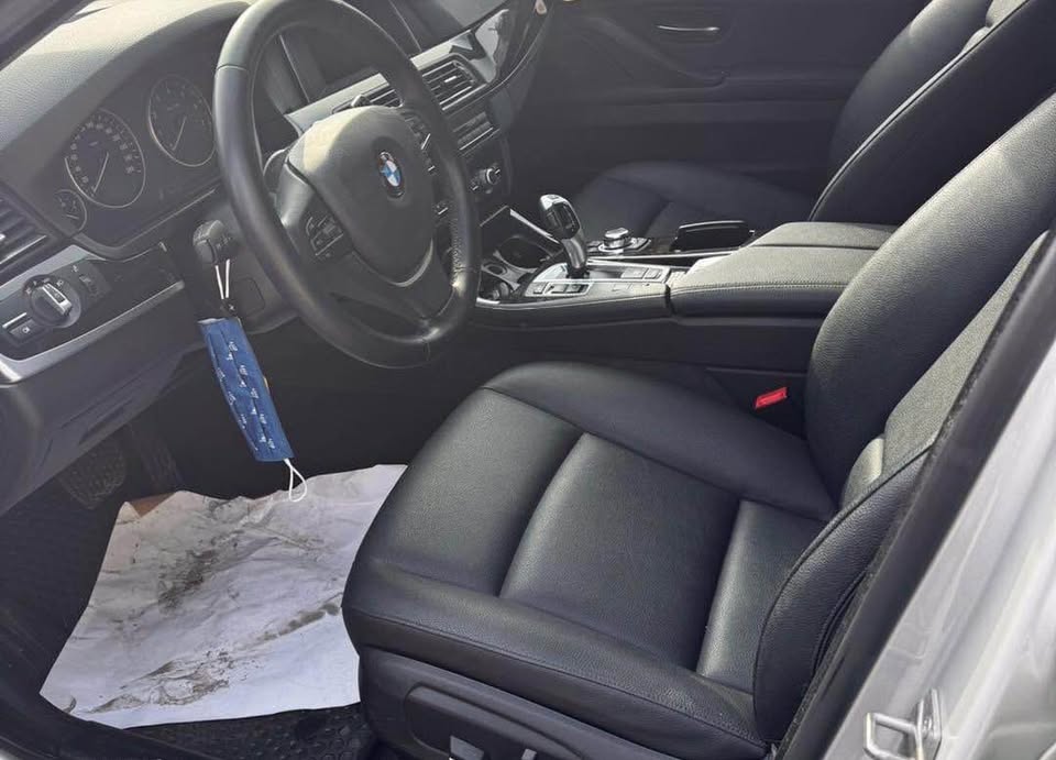 BMW 5 Series 520i 整車拆賣 二手零件照片 - Orange Garage