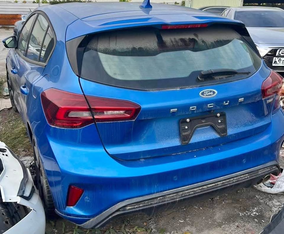 Ford Focus ST-Line 1.5 整車拆賣 二手零件照片 - Orange Garage