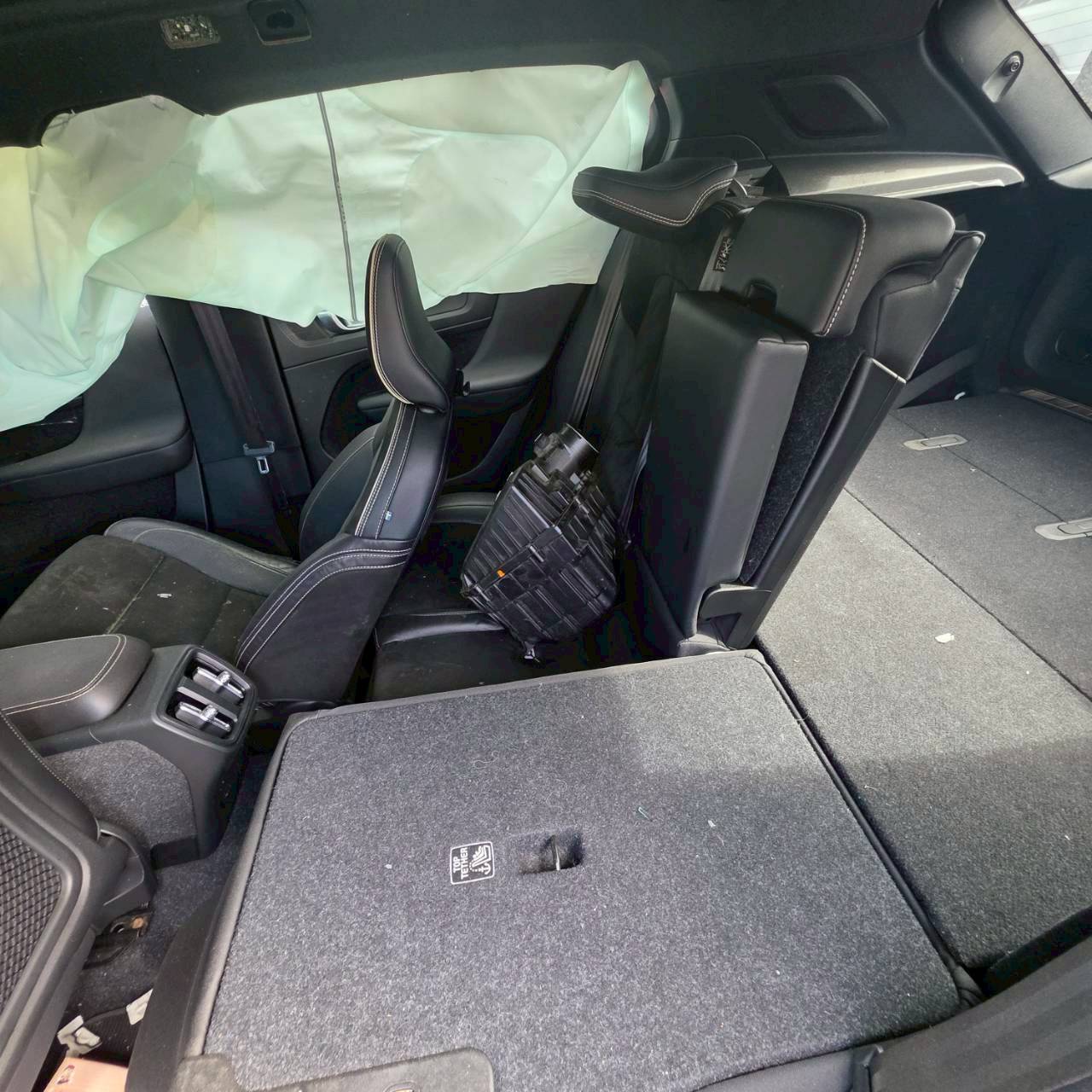 Volvo XC40 B5 整車拆賣 二手零件照片 - Orange Garage