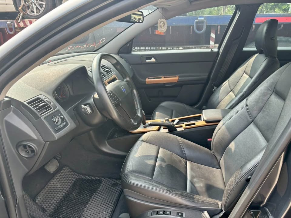 Volvo S40 2.0 整車拆賣 二手零件照片 - Orange Garage