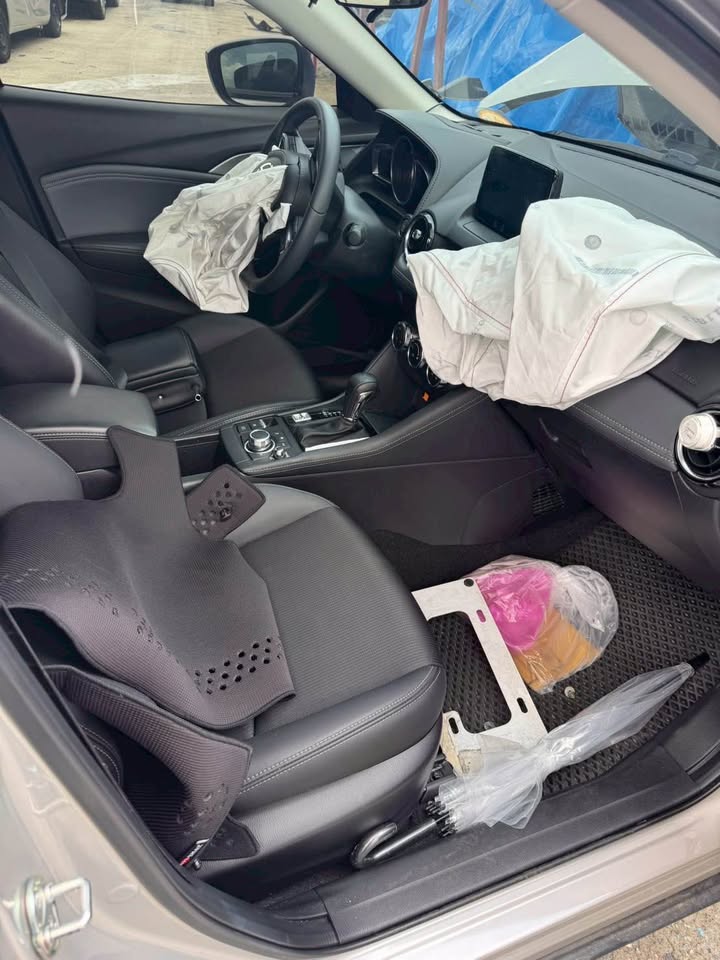 Mazda CX-3 2.0 整車拆賣 二手零件照片 - Orange Garage