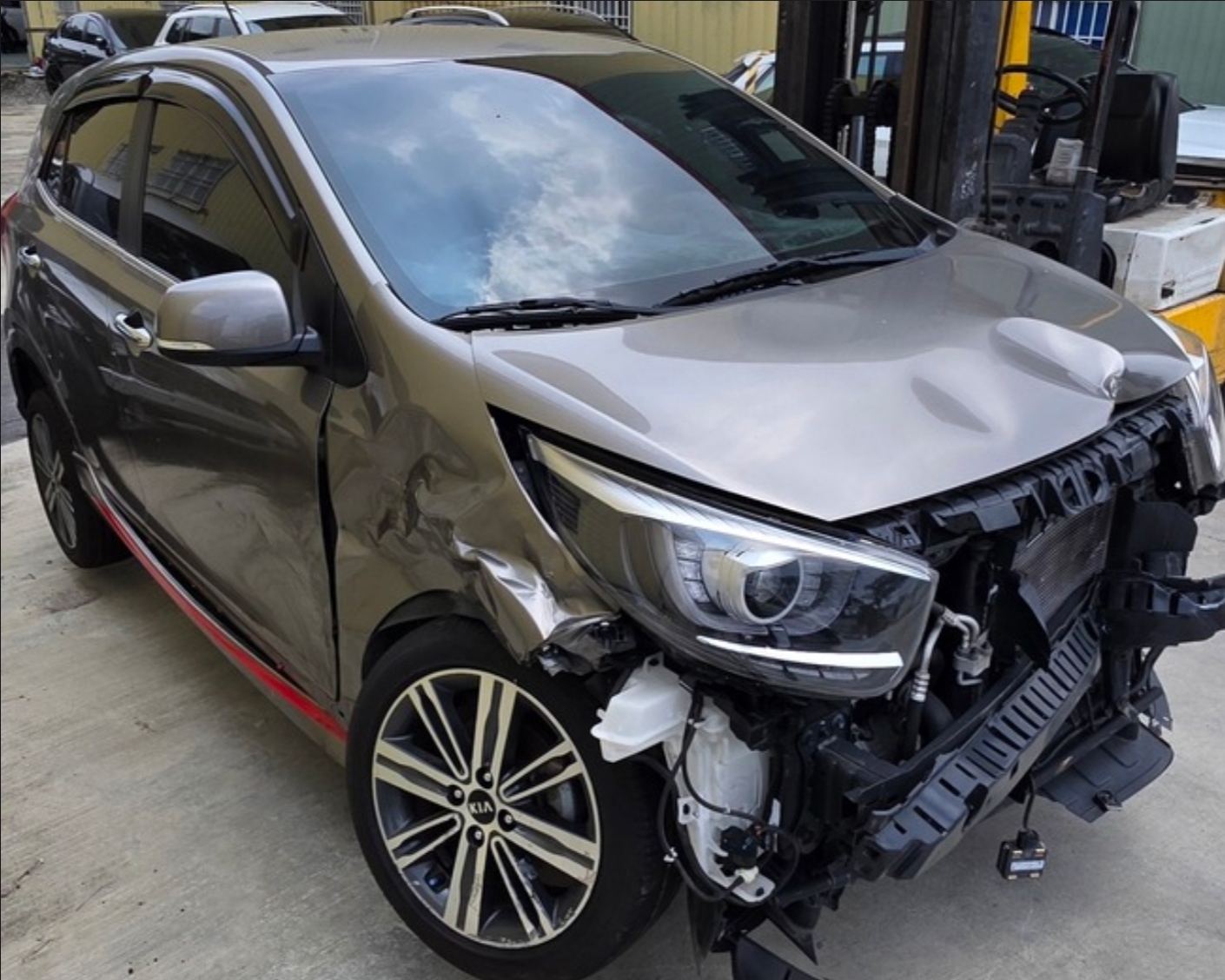 Kia Picanto X-Line 1.3 整車拆賣 二手零件照片 - Orange Garage