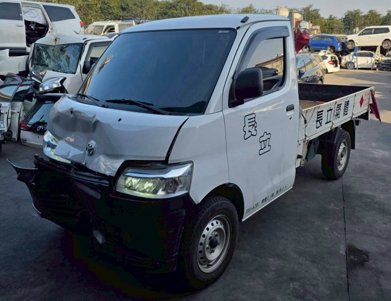 Toyota Town Ace 貨車版 整車拆賣 二手零件照片 - Orange Garage