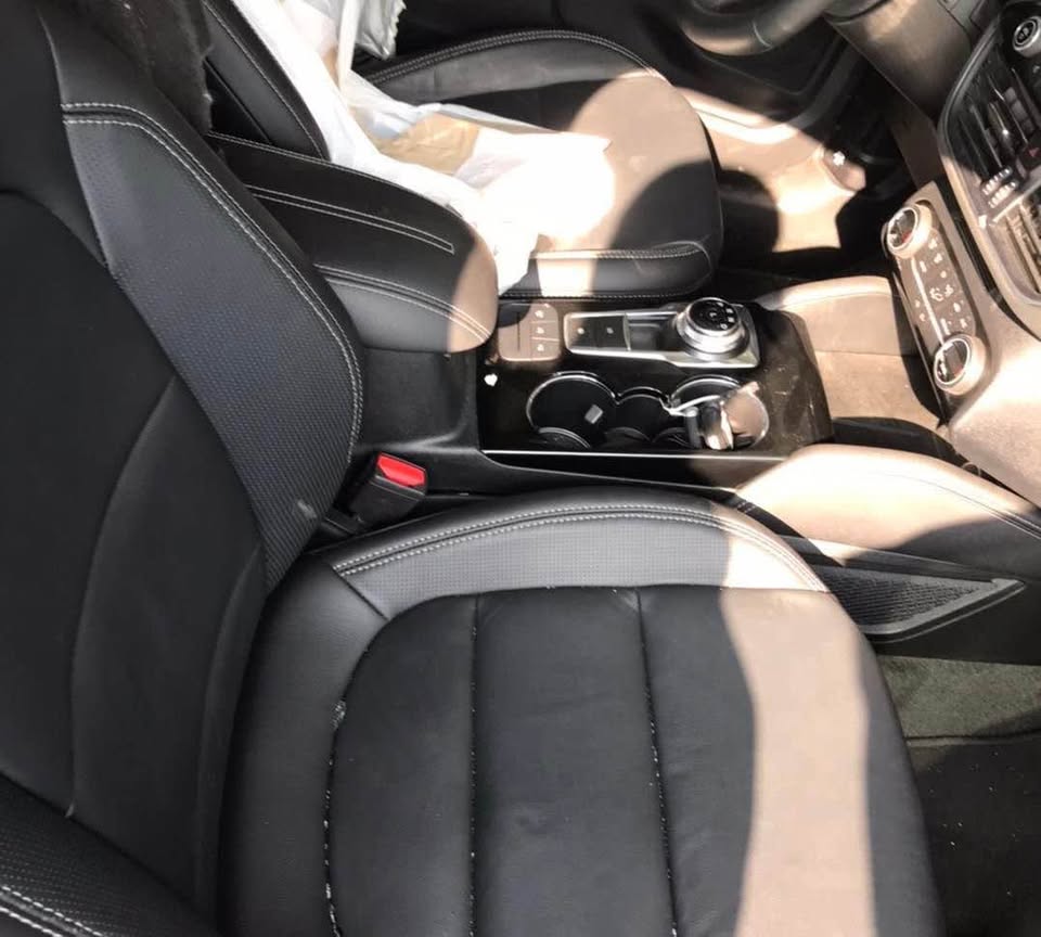 Ford Kuga 2.0 整車拆賣 二手零件照片 - Orange Garage