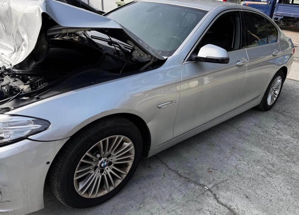BMW 5 Series 520i 整車拆賣 二手零件照片 - Orange Garage