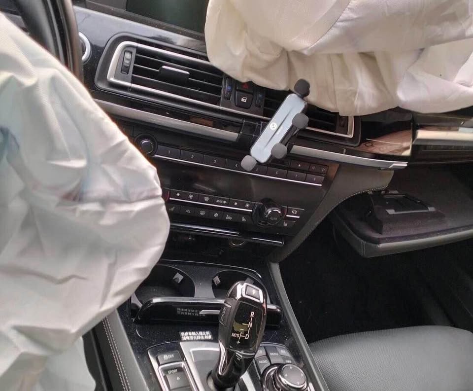 BMW 7 Series ActiveHybrid 7 整車拆賣 二手零件照片 - Orange Garage