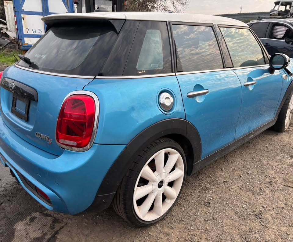 Mini Cooper Cooper S 2.0 整車拆賣 二手零件照片 - Orange Garage