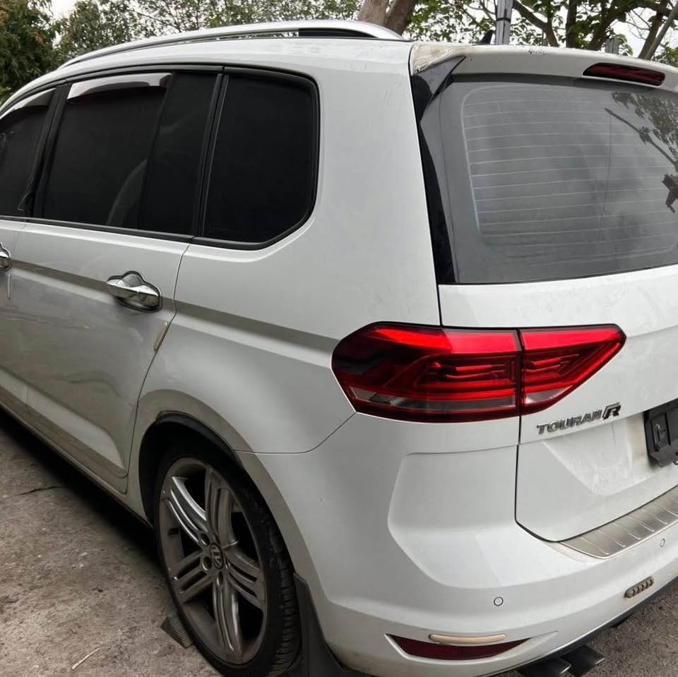 Volkswagen Touran 280 TSI 整車拆賣 二手零件照片 - Orange Garage