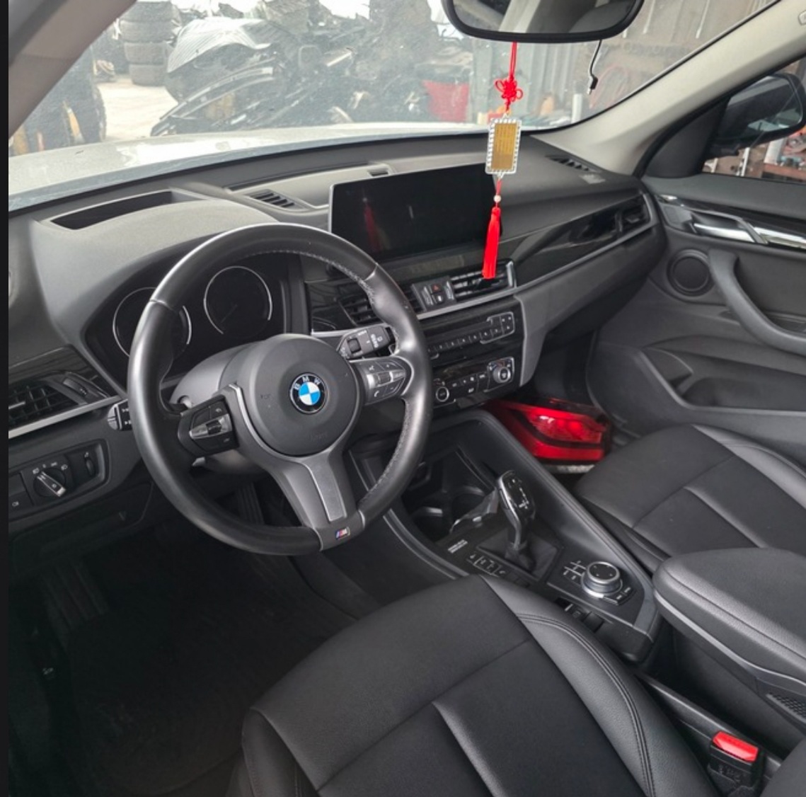 BMW X1 18i 整車拆賣 二手零件照片 - Orange Garage