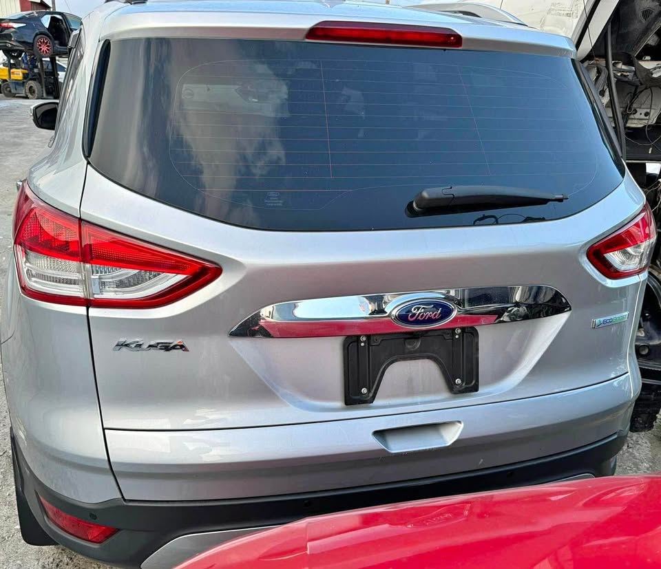 Ford Kuga 1.6 整車拆賣 二手零件照片 - Orange Garage