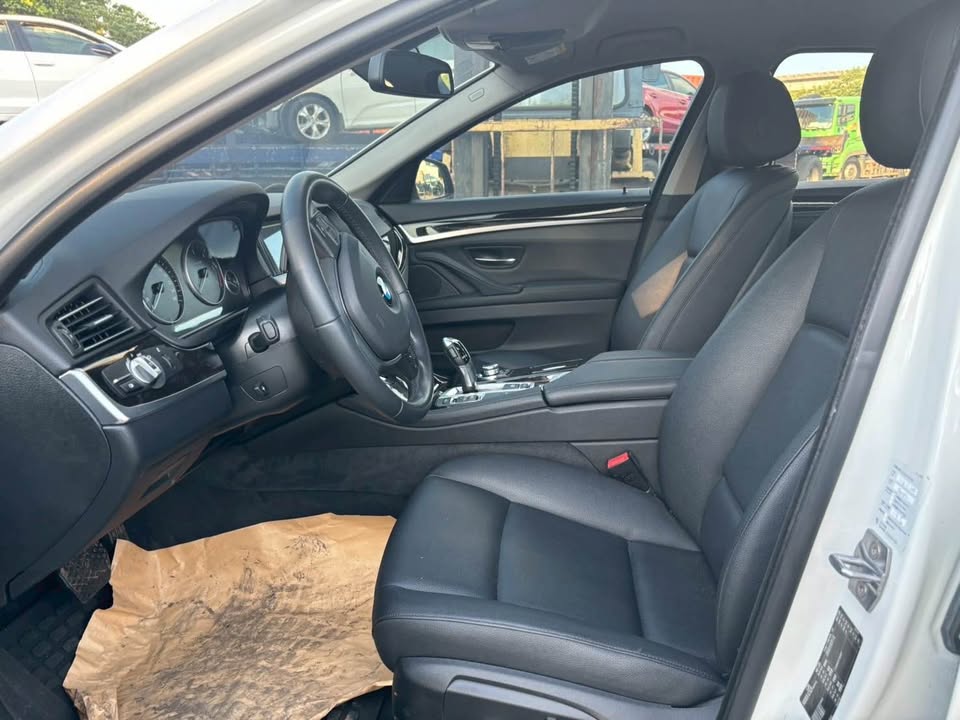 BMW 5 Series 520d 整車拆賣 二手零件照片 - Orange Garage