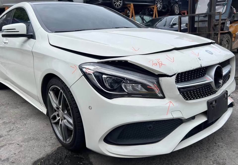 Mercedes-Benz CLA CLA 200 整車拆賣 二手零件照片 - Orange Garage