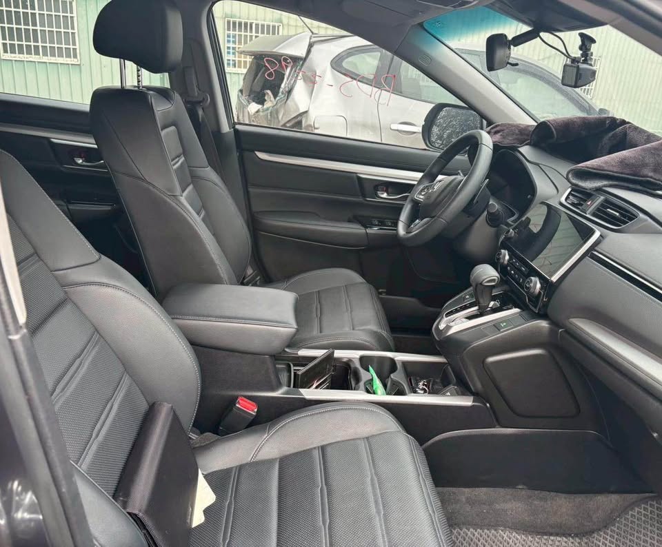 Honda CR-V 1.5 整車拆賣 二手零件照片 - Orange Garage