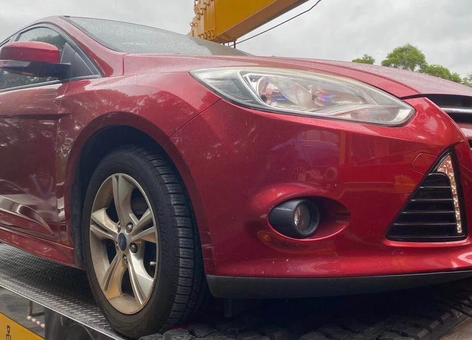 Ford Focus 2.0 整車拆賣 二手零件照片 - Orange Garage