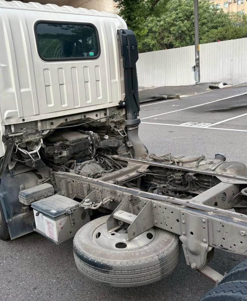 Isuzu Elf Euro 5 整車拆賣 二手零件照片 - Orange Garage