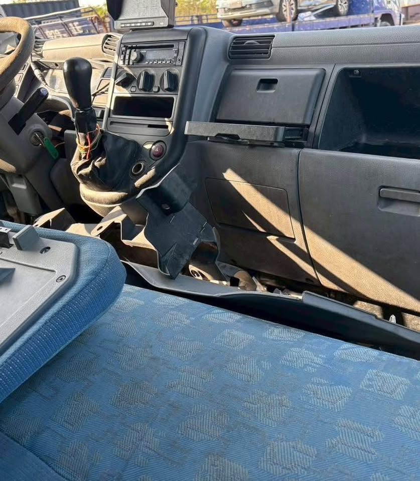 Mitsubishi Canter 3.5噸 整車拆賣 二手零件照片 - Orange Garage