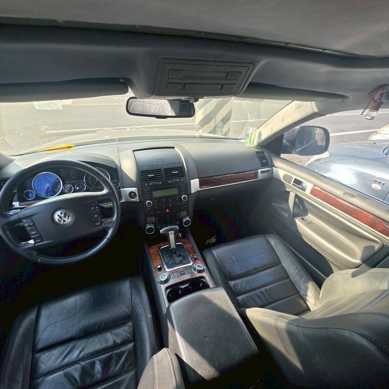 Volkswagen Touareg V6 整車拆賣 二手零件照片 - Orange Garage