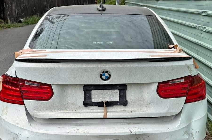 BMW 3 Series 320i 整車拆賣 二手零件照片 - Orange Garage