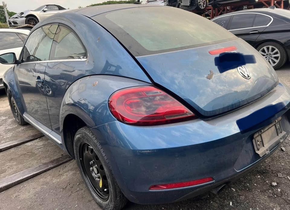 Volkswagen Beetle 2.5L 整車拆賣 二手零件照片 - Orange Garage