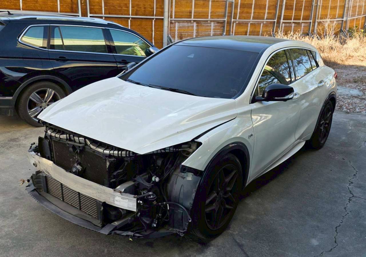 Infiniti Q30 S 2.0t sport 整車拆賣 二手零件照片 - Orange Garage